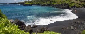 Is it safe to swim at the black Sand beach in maui?